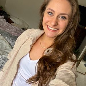 Meet your Posher, Courtney